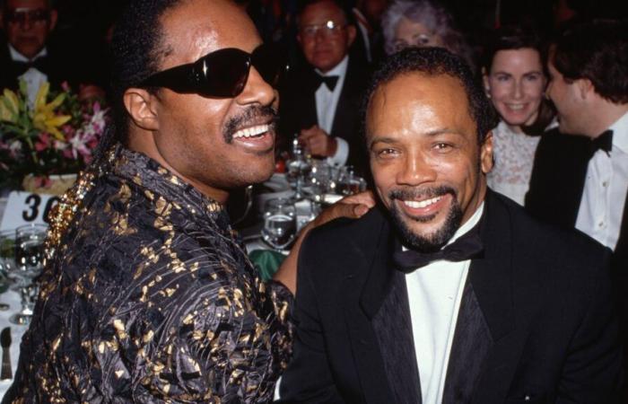 Stevie Wonder rende omaggio a Quincy Jones