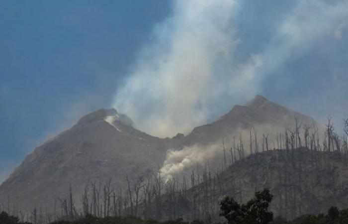 In Indonesia un'eruzione del vulcano Lewotobi Laki-Laki uccide almeno dieci persone