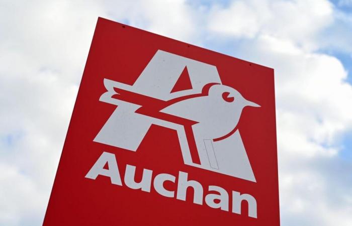 Auchan annuncia la volontà di tagliare 2.389 posti di lavoro e chiudere una decina di negozi in Francia