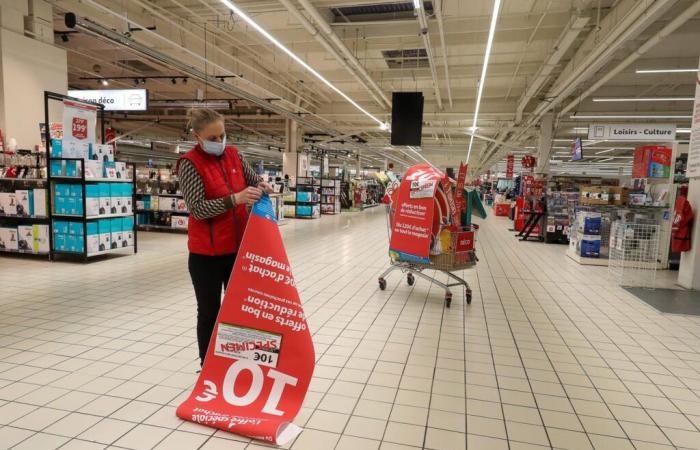 Il gigantesco piano sociale di Auchan segna la fine del suo modello storico