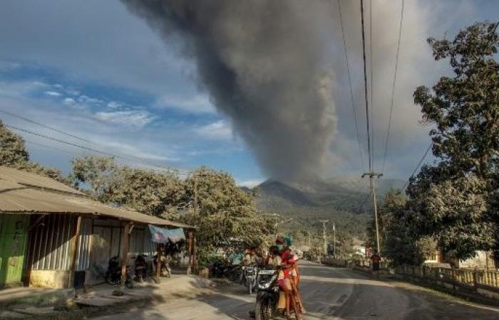 Nuova eruzione di un vulcano killer in Indonesia