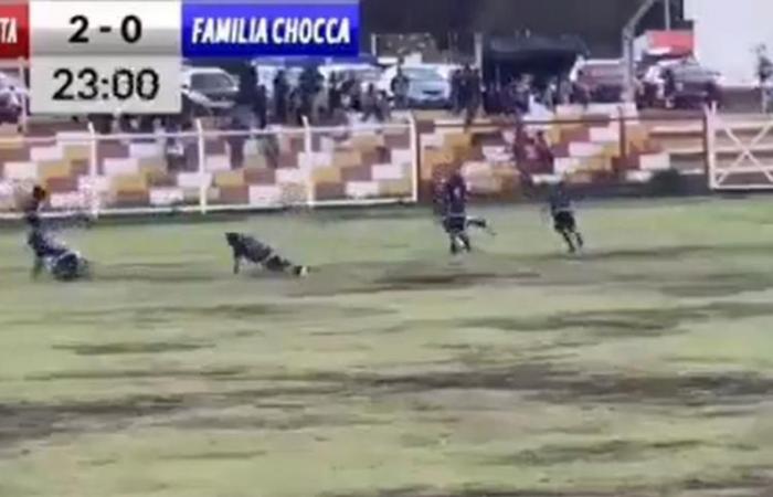 In Perù un calciatore muore colpito da un fulmine nel bel mezzo di una partita