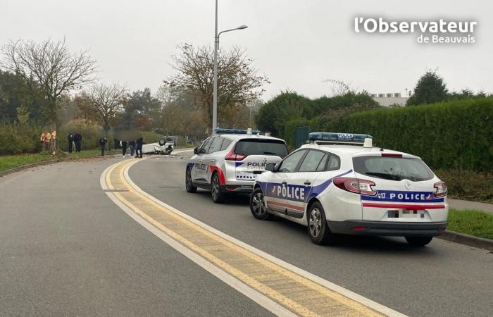 la sua auto è finita sul tetto vicino all'Elispace