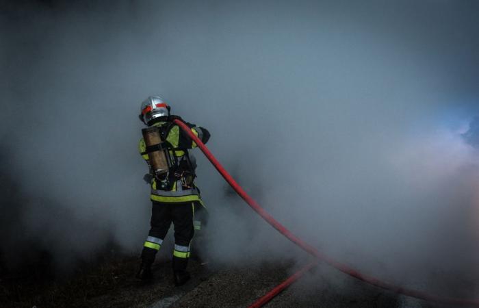 Inizio d'incendio in un cementificio classificato di Seveso, i vigili del fuoco combattono le fiamme e “raffreddano il silo dall'esterno”