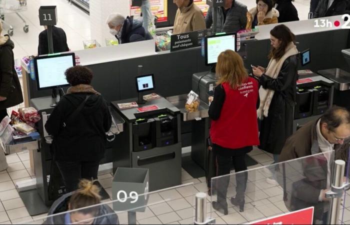 Auchan annuncia tagli di posti di lavoro e chiusure di negozi