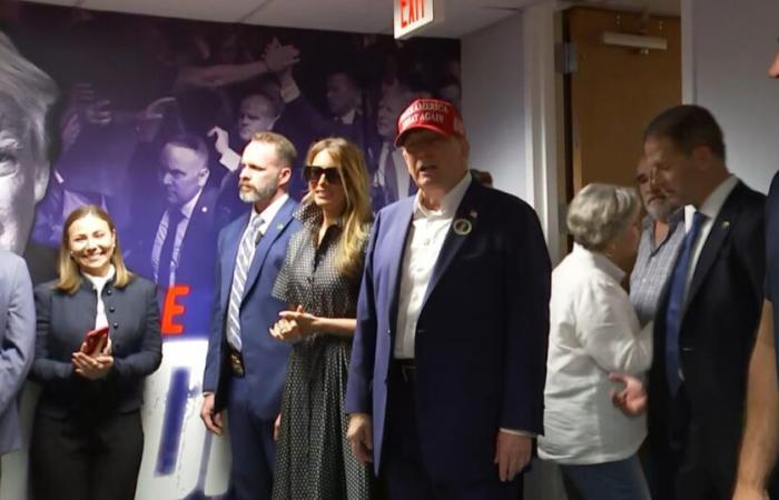 Melania Trump si unisce a Donald nel quartier generale della campagna il giorno delle elezioni