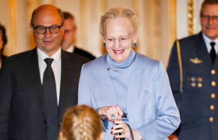 Prima apparizione sorridente della regina Margrethe dalla sua caduta