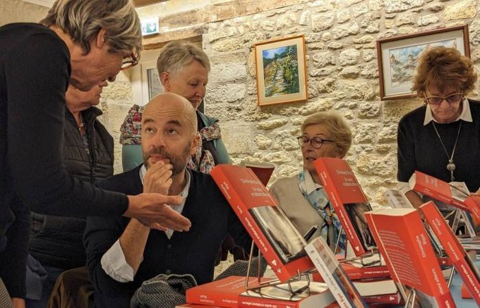 Chi è questo scrittore, finalista del Prix Fémina, innamorato del villaggio di Saint-Robert, nella Corrèze?