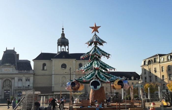 Imperdibile, a volte criticata, la giostra mette radici a Natale nel centro della città di Le Mans