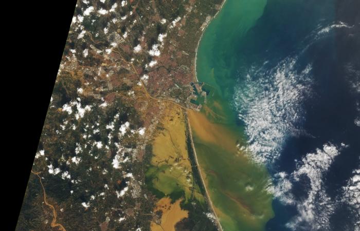 L'osservatorio della NASA pubblica una foto satellitare per illustrare l'entità del danno a Valencia