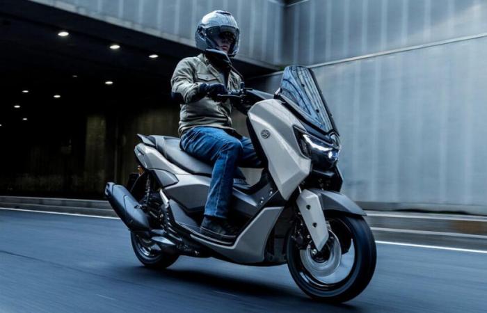 Un aggiornamento e una nuova versione per lo scooter urbano Yamaha NMax 125