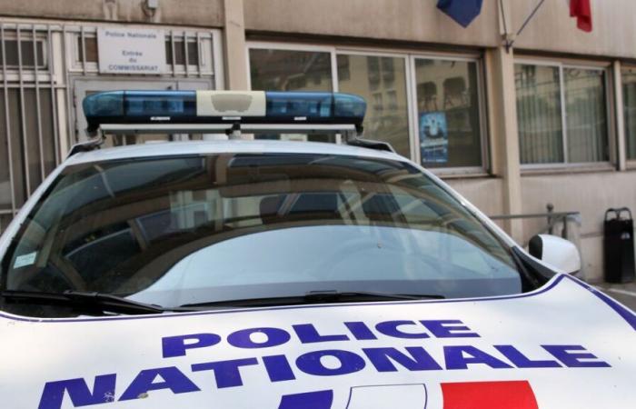 Doubs: un uomo ucciso a colpi di arma da fuoco al volante della sua auto mentre guidava in centro città