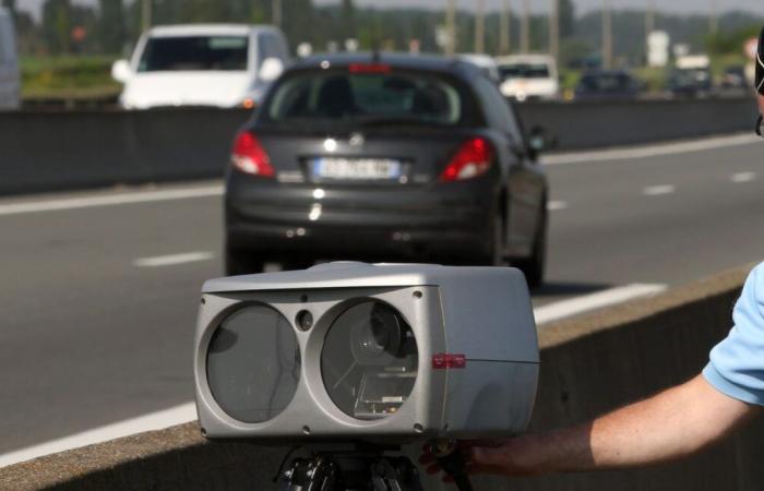 Correndo a 200 km/h sulla strada nazionale, ha voluto “provare la sua macchina”