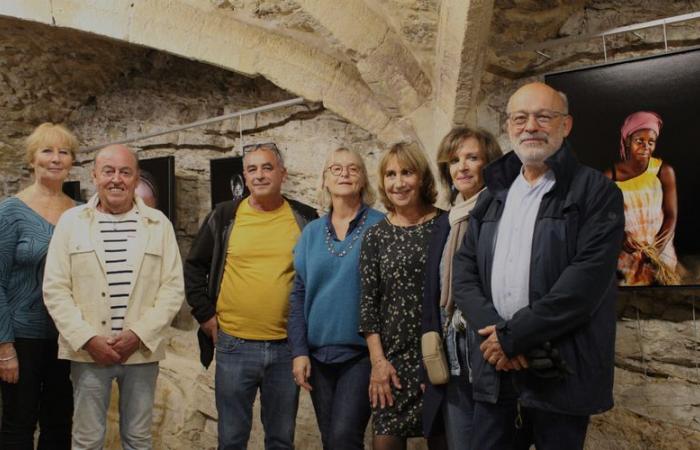 La 32a edizione de L'Afrique à Bagnols è stata inaugurata questo lunedì con una mostra di ritratti presso la cantina Mallet