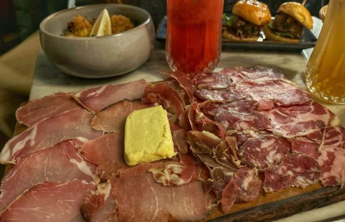 Alma: il delizioso ristorante corso e tapas bar vicino a Montorgueil