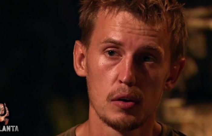 Maxim (Koh-Lanta, La tribù maledetta) risponde ai contrasti di Fabrice e Frédéric al suo arrivo nella residenza della giuria finale