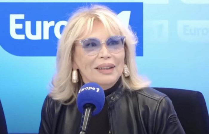 “Lo emozionava”: Amanda Lear parla dell’intimità di Donald Trump (VIDEO)