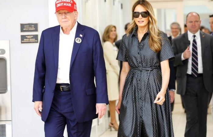 Melania Trump indossa un abito a pois Dior per votare il giorno delle elezioni