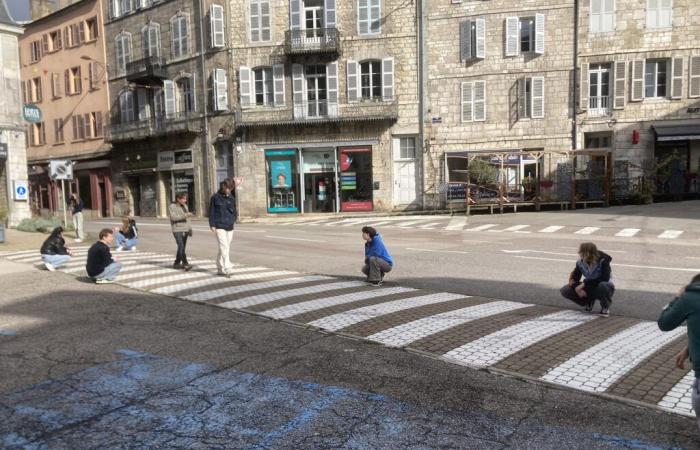 Salins-les-Bains. Le strade trasformate in un parco giochi teatrale | Settimanale 39