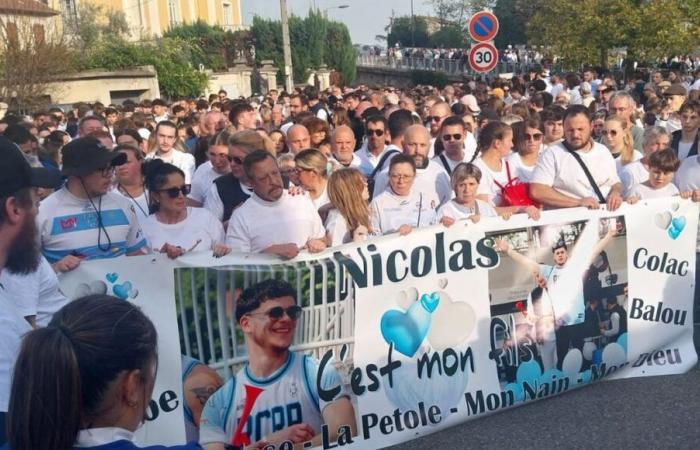 Morte di Nicolas a Saint-Péray: cari e anonimi uniti nel dolore durante una marcia dei bianchi a Romans-sur-Isère