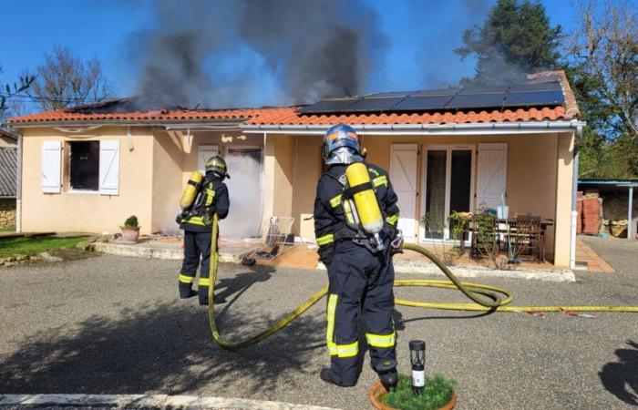 Sarebbe scoppiato un incendio sui pannelli fotovoltaici: distrutta un'abitazione a Orbessan