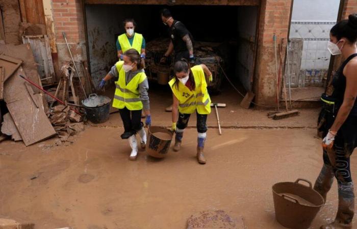 Lo shock delle inondazioni mortali in Spagna risuona fino a Bruxelles