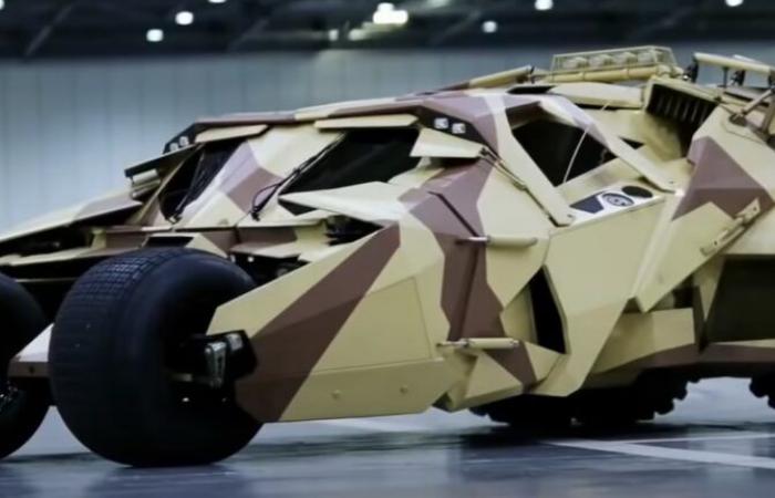 “Questo modello è realizzato in nero?”, la Batmobile della trilogia del Cavaliere Oscuro è in vendita