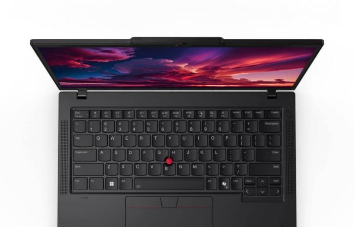 Promo €999 Lenovo ThinkPad P14s Gen 5 (21ME000RFR), portatile multimediale da 14″ facile da trasportare AMD Ryzen 7 8840HS RAM 32 GB SSD 1 TB senza Windows