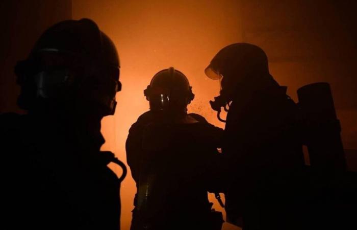 Un incendio in un garage vicino ad Angers