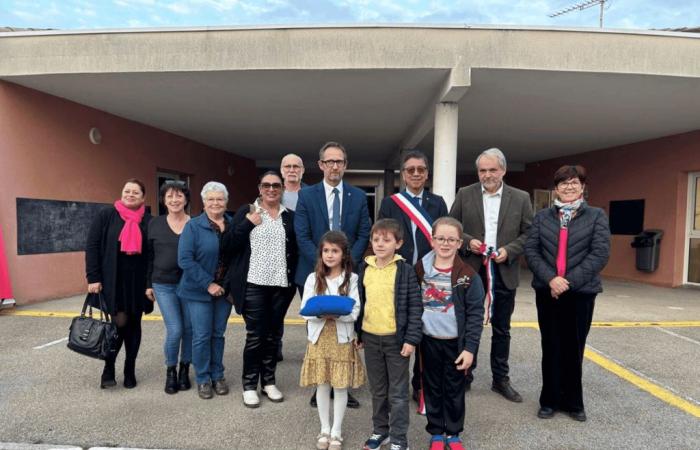 La Rouvière dispone di una scuola a basso consumo