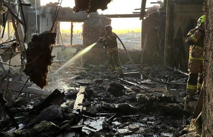 I bombardamenti russi a Zaporizhia provocarono quattro morti e diciotto feriti