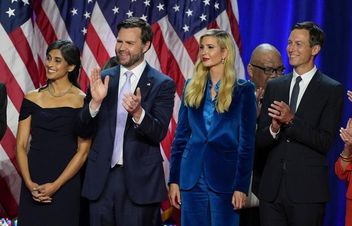 Elezioni presidenziali americane: il completo blu di Ivanka Trump, un affronto alle politiche del padre?