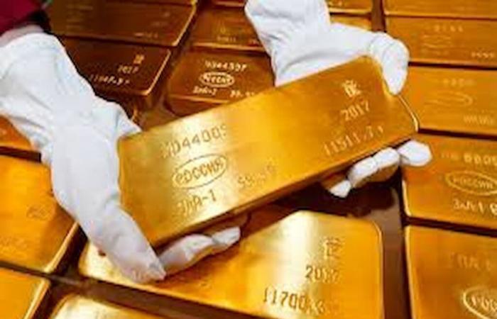 L'oro crolla di quasi il 3% e il dollaro sale