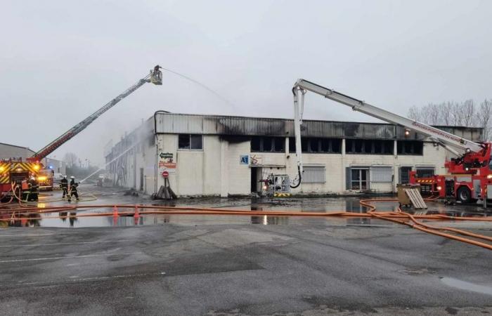 Incendio in un conservificio completamente distrutto, 14 persone tecnicamente disoccupate a Petite-Synthe