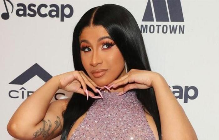 Cardi B continua a far indovinare ai fan il nome della figlia appena nata