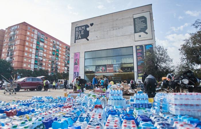 In Spagna, mutuo soccorso in bicicletta dopo le inondazioni