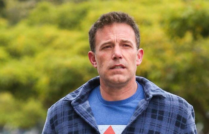 Ben Affleck adotta un nuovo look mesi dopo il divorzio di Jennifer Lopez