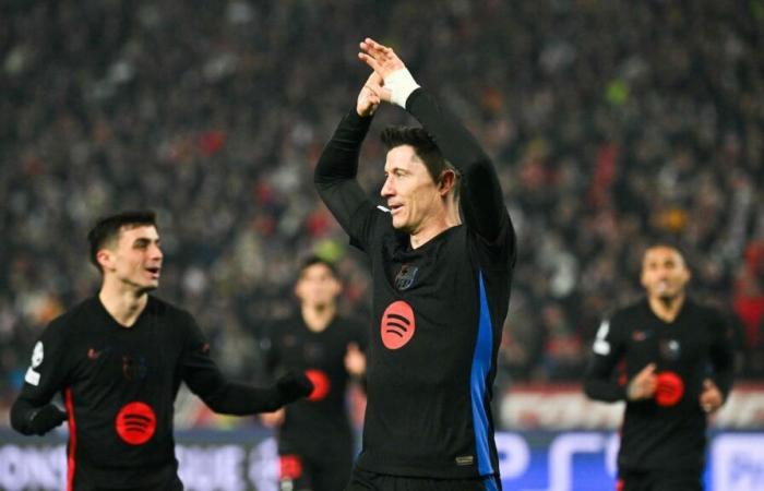 Robert Lewandowski ha bisogno di un gol per unirsi a Messi e Ronaldo nell'esclusivo club dell'UCL