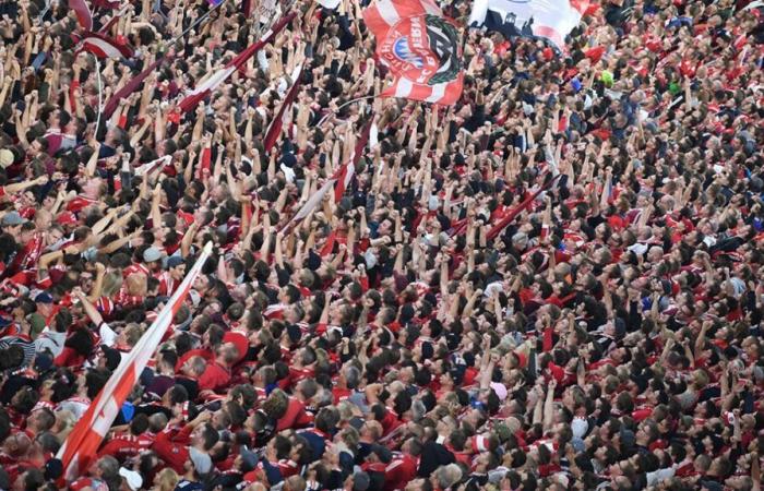 Tifoso rianimato più volte durante la partita del Bayern: alla fine è morto durante il trasporto in ospedale