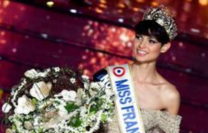 Pronta a restituire la corona di Miss Francia, Ève Gilles è impegnata “nella lotta contro le molestie”