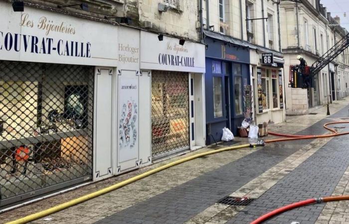 Scoppia un incendio in un edificio nel centro di Châtellerault