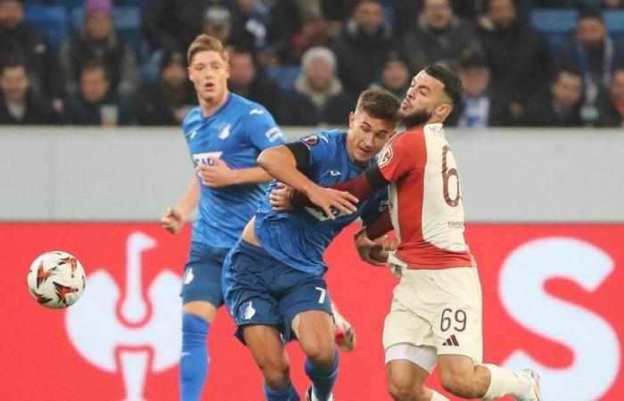 nell'intervallo l'OL viene tenuto sotto controllo dall'Hoffenheim