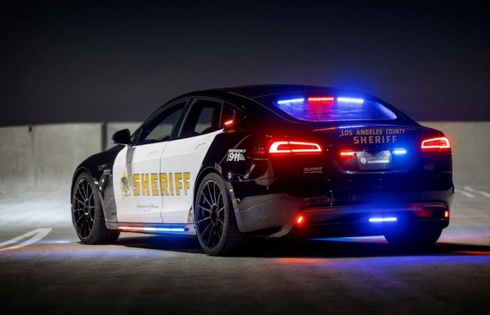 La nuova arma dello sceriffo di Los Angeles raggiunge i 320 km/h!