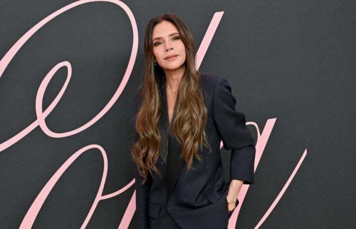 Perché Victoria Beckham festeggia il suo primo anno di profitto dopo 17 anni di attività del suo marchio