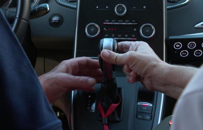 VIDEO – “Fa bene riprendere il ritmo”: a 91 anni Claude mette alla prova le sue capacità di guida al volante di un’auto