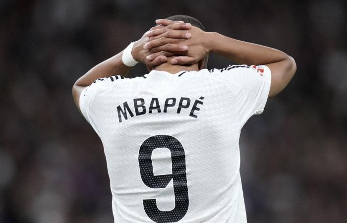 Calcio: Mbappé escluso dalle prossime partite con la Francia