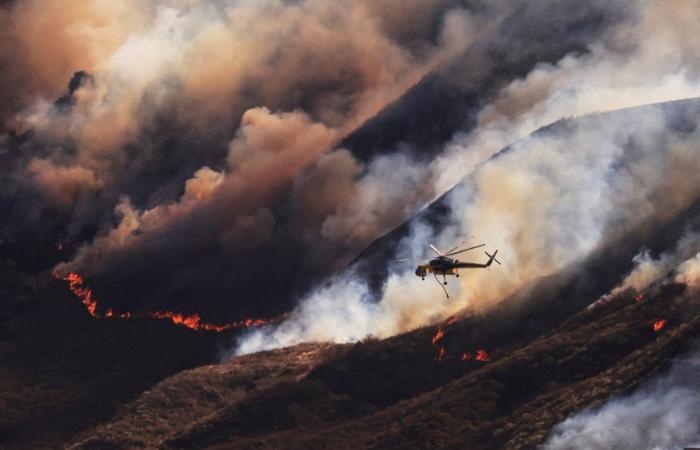 California | Migliaia di persone minacciate da un incendio vicino a Los Angeles