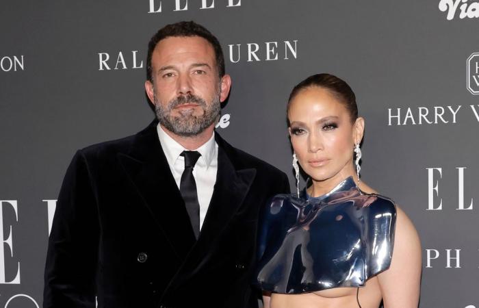 Ben Affleck adotta un nuovo look mesi dopo il divorzio di Jennifer Lopez