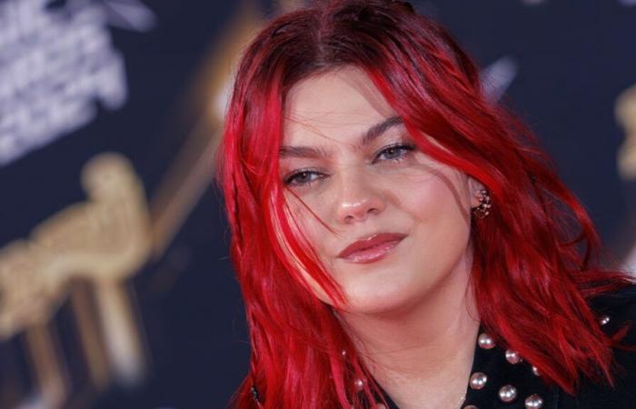 “È stato atroce”: Louane ripensa alla pressione dei media durante la sua gravidanza