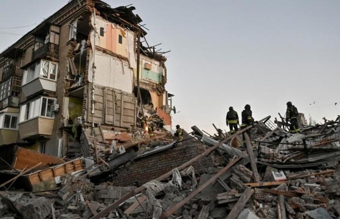 I bombardamenti russi su Zaporizhia uccidono almeno quattro persone e colpiscono un ospedale